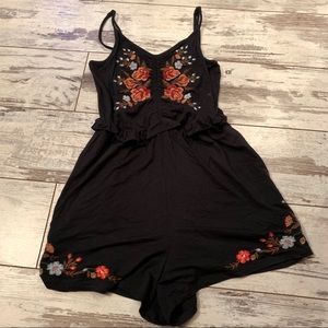 American Eagle Floral Romper XS